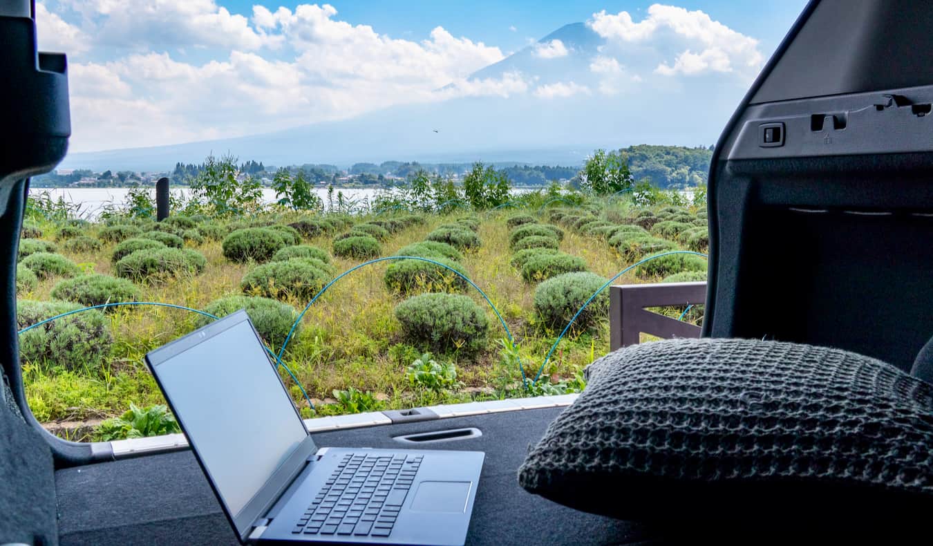 11 Tips for Mastering Life as a Digital Nomad in 2025